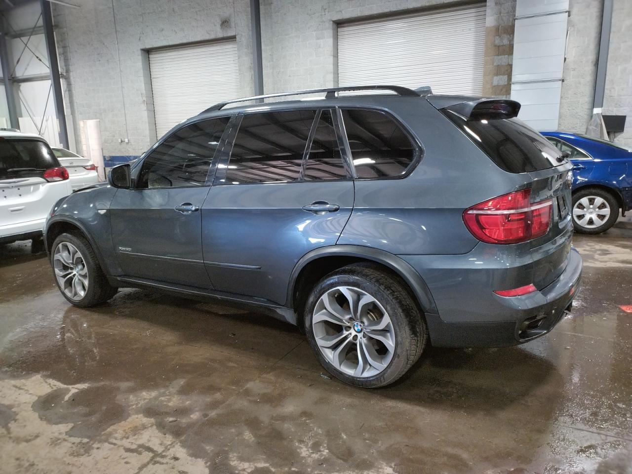 2013 BMW X5 XDRIVE5 - Image 2