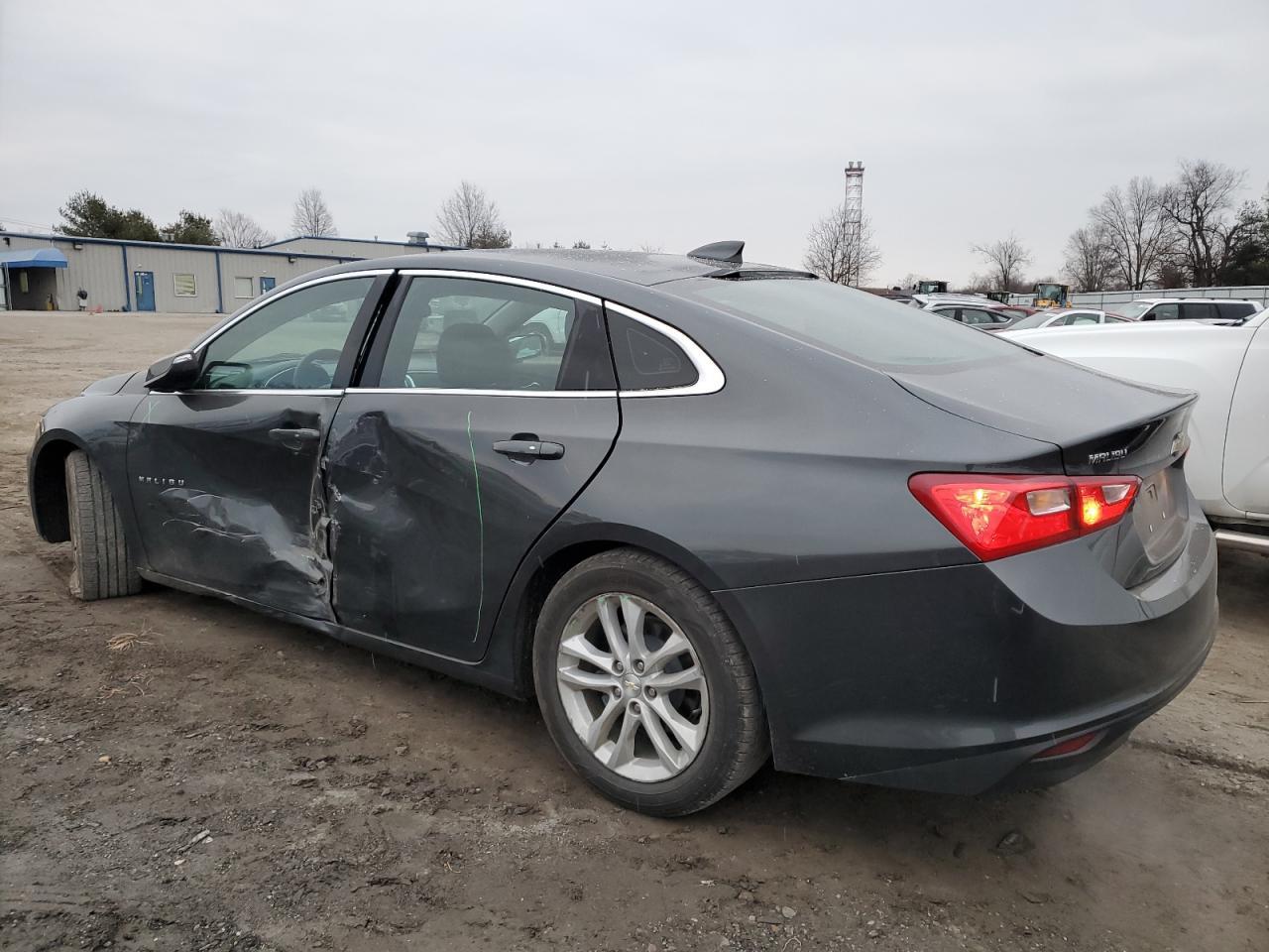 2017 CHEVROLET MALIBU LT - Image 2