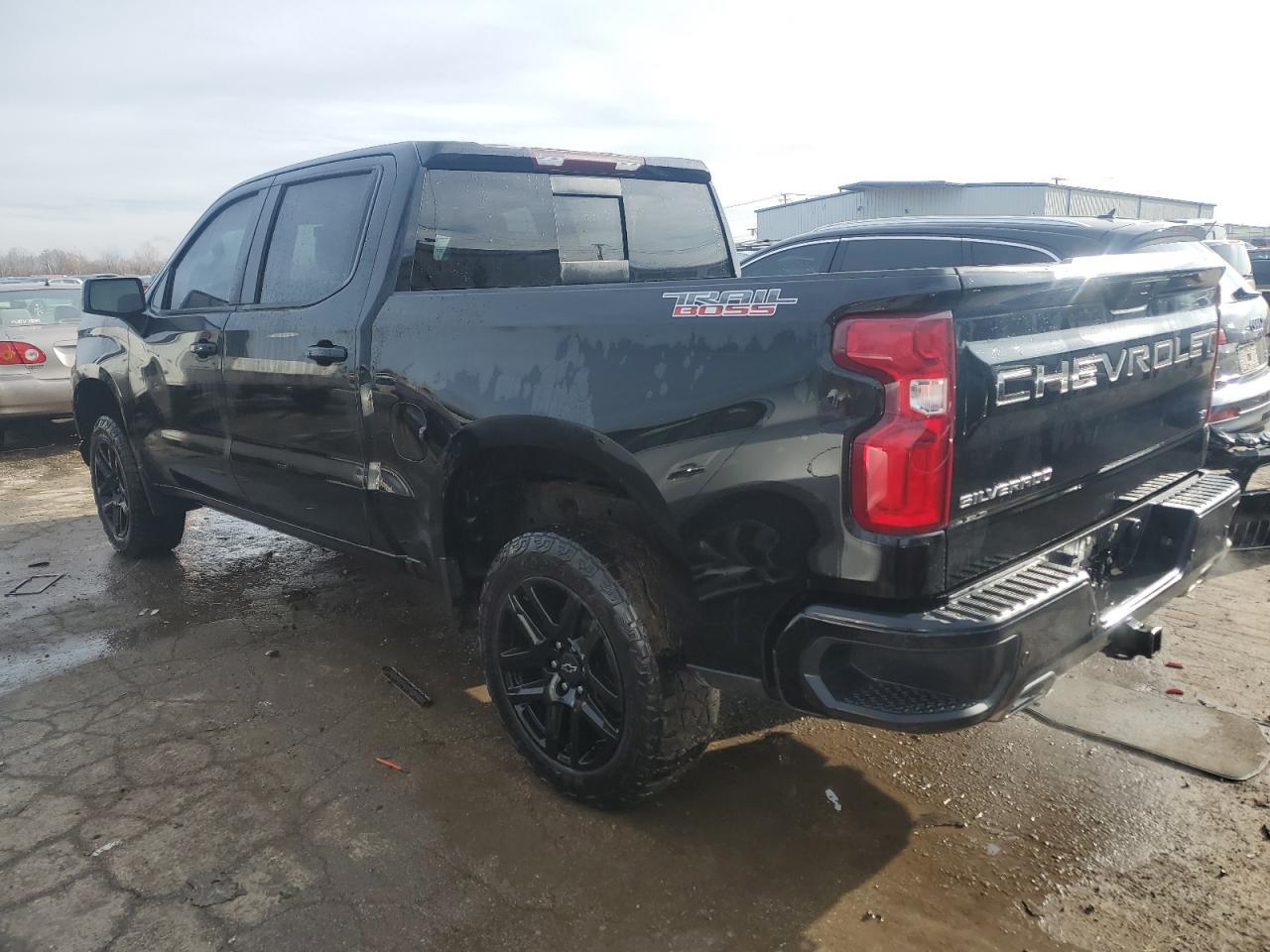 2021 CHEVROLET SILVERADO - Фото 2