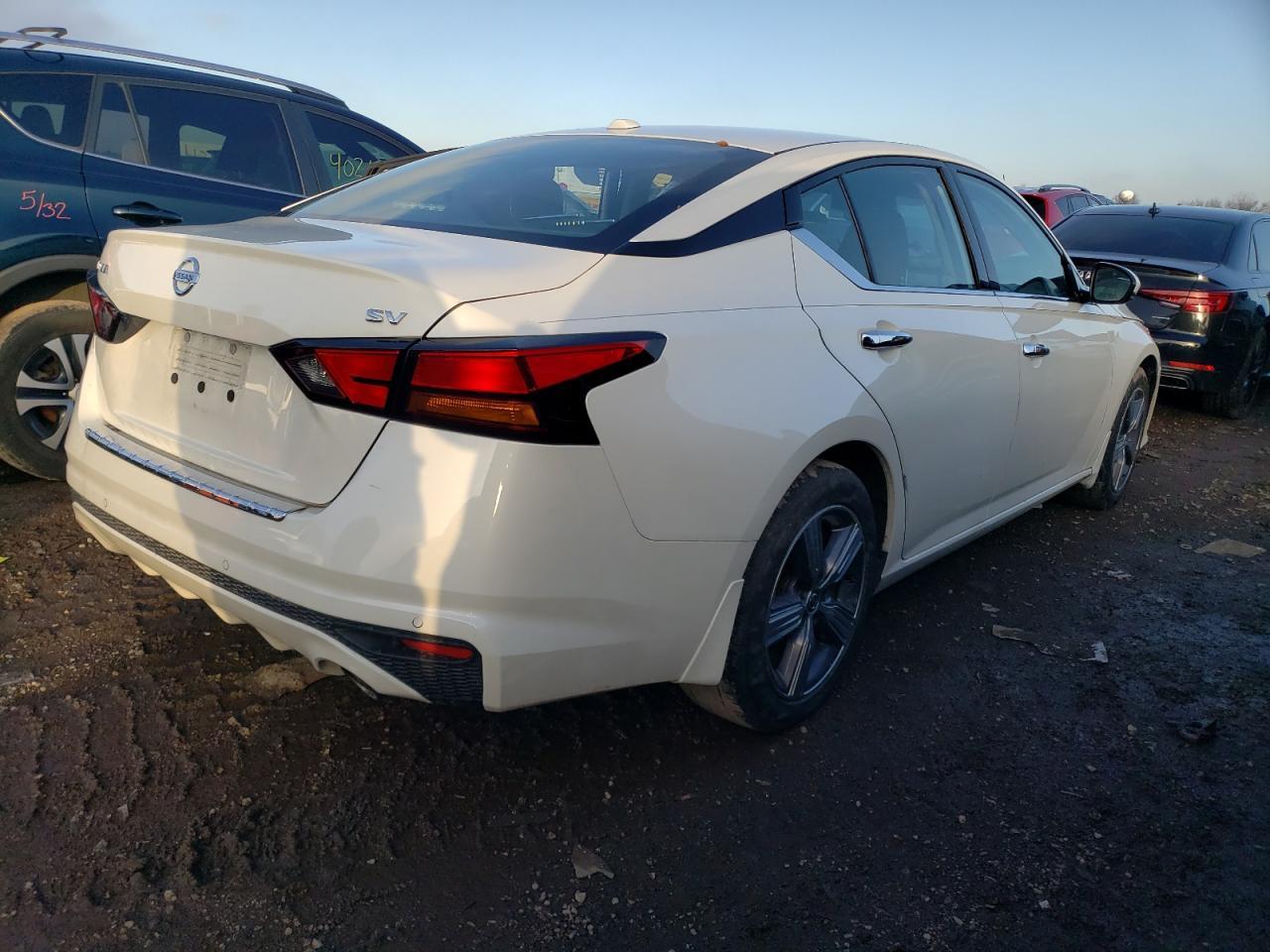 2020 NISSAN ALTIMA SV - Фото 3