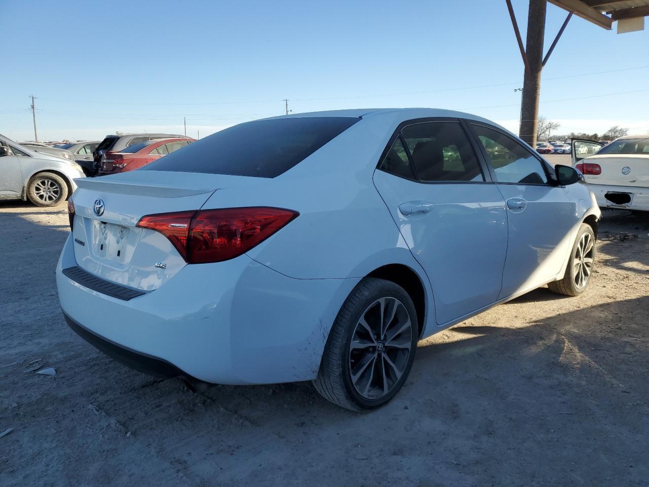 2019 TOYOTA COROLLA L - Image 3