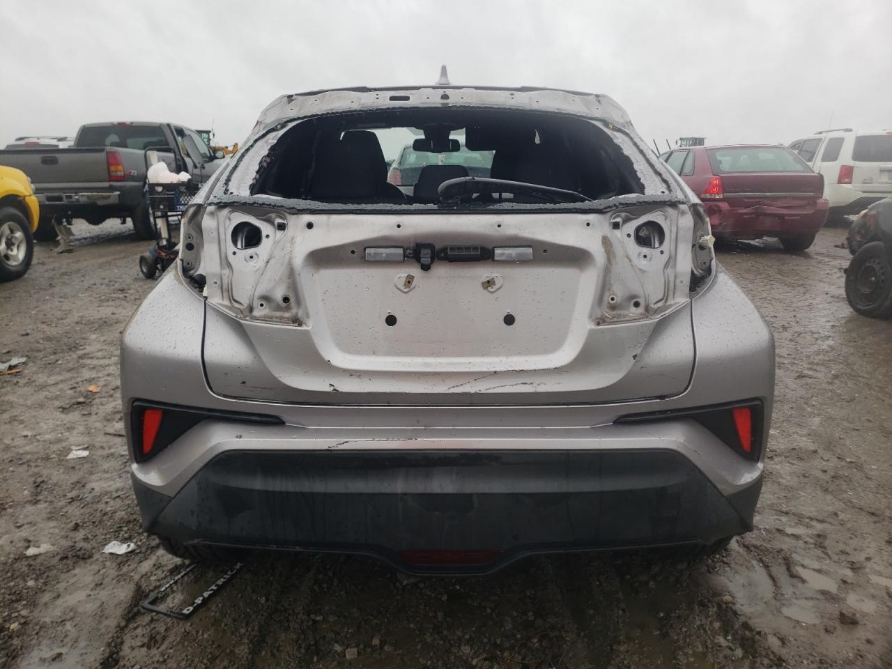 2018 TOYOTA C-HR XLE - Фото 6