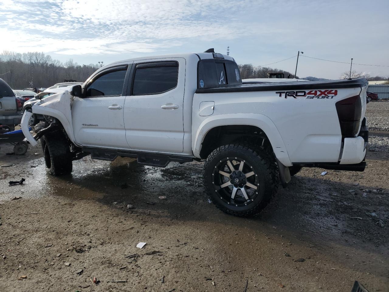 2017 TOYOTA TACOMA DOU - Фото 2