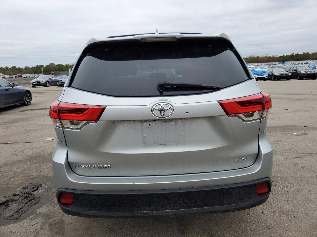 2019 TOYOTA HIGHLANDER - Image 6