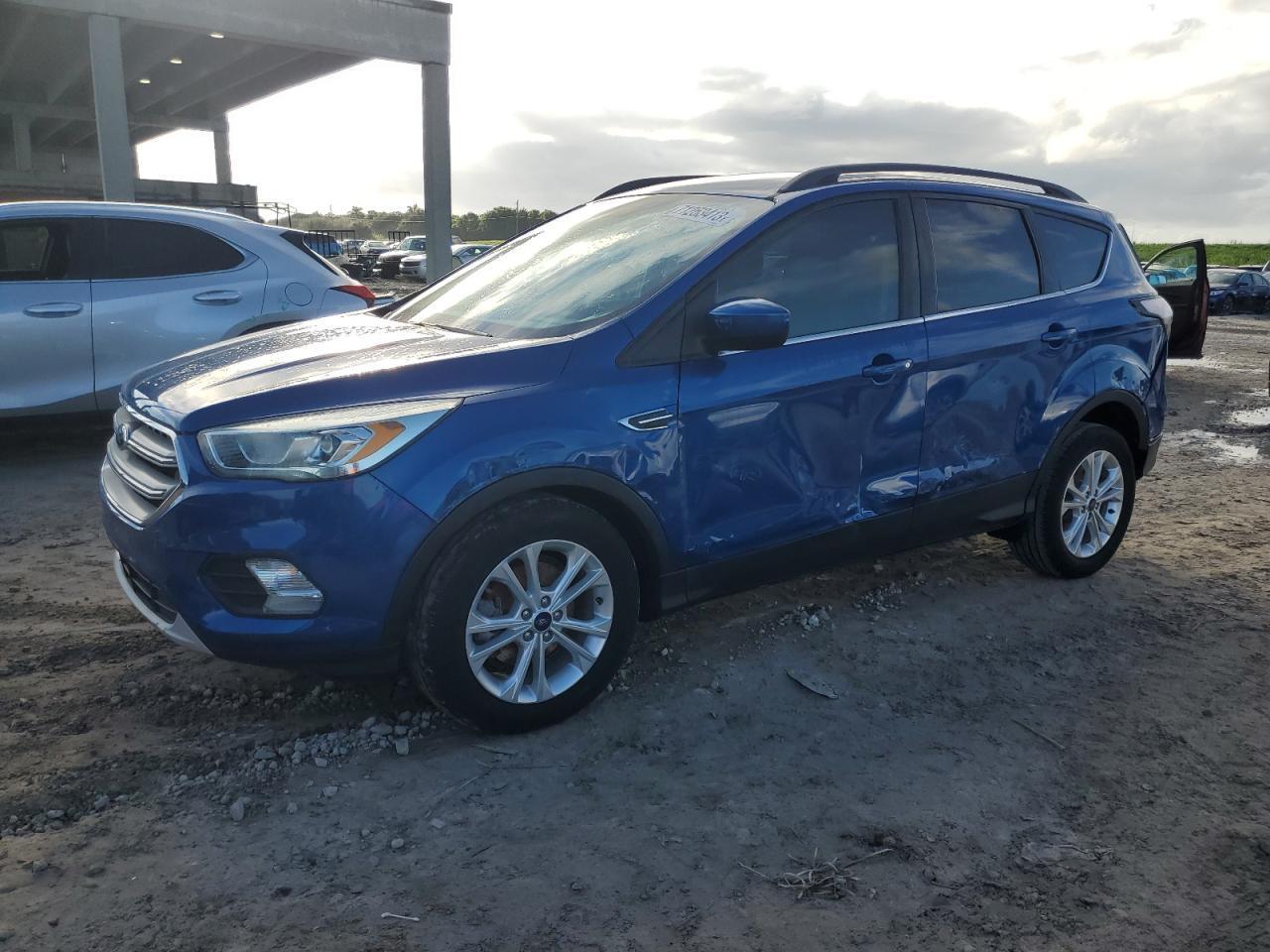 2017 FORD ESCAPE SE car image