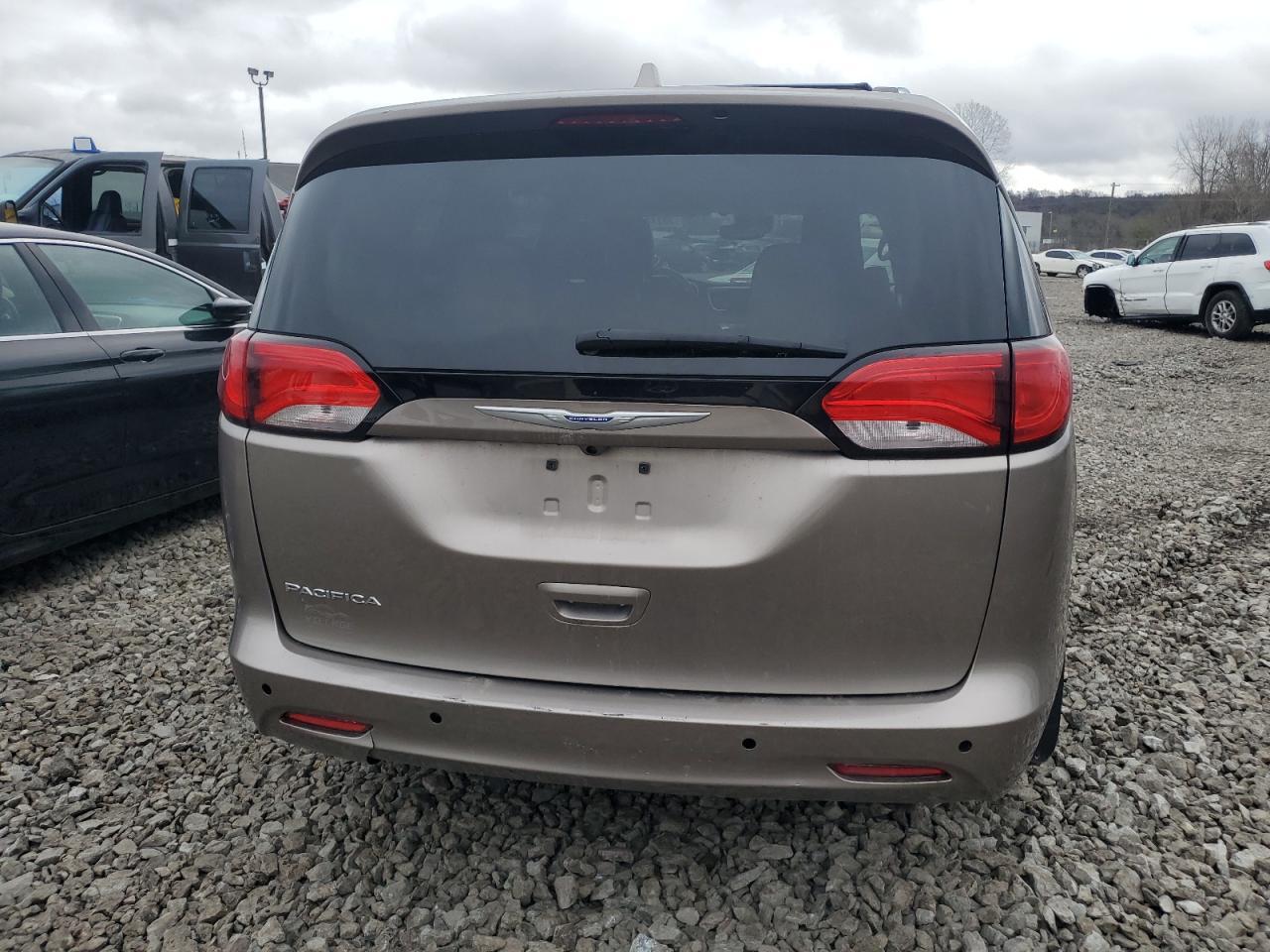 2017 CHRYSLER PACIFICA L - Image 6