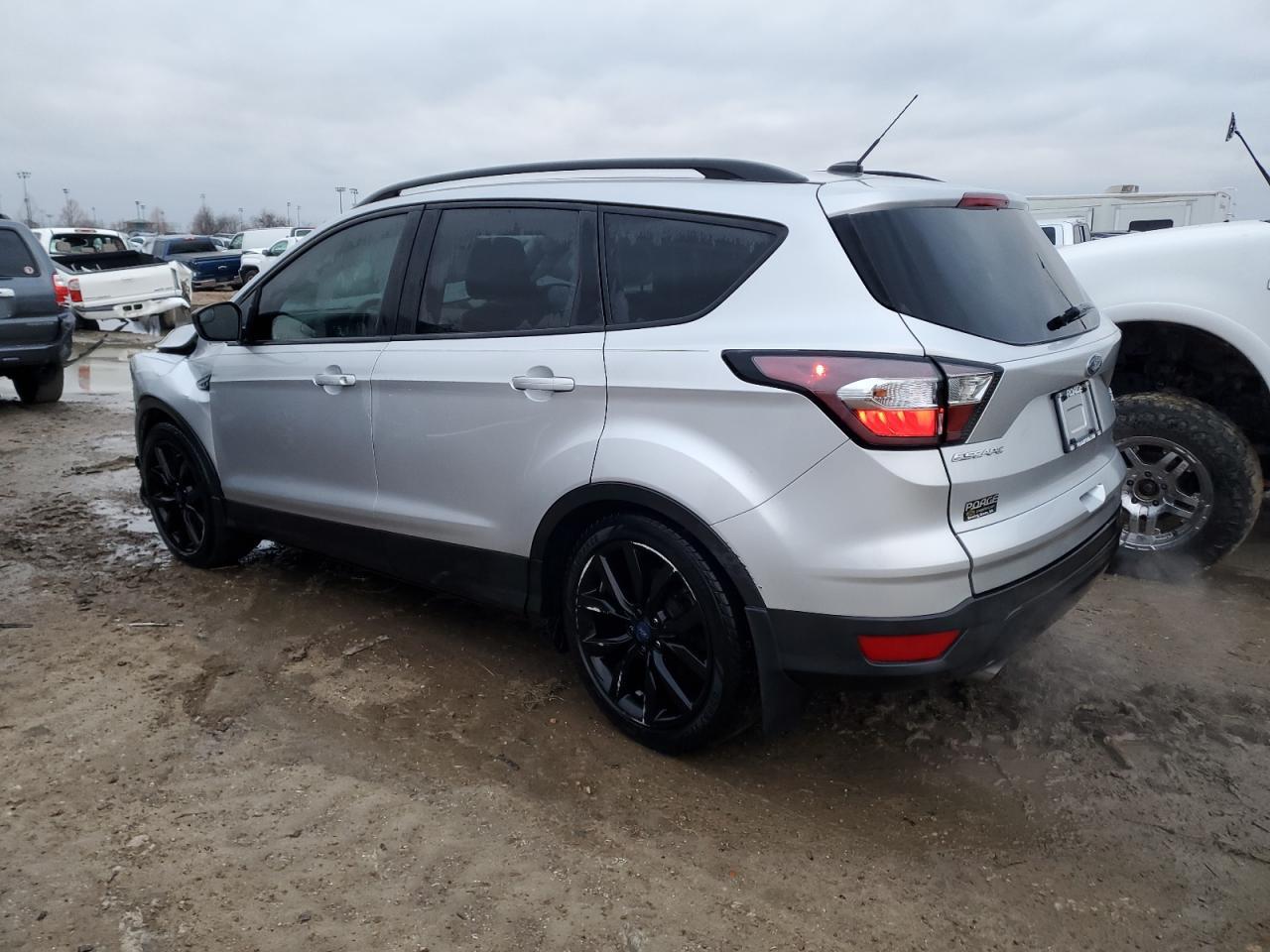 2017 FORD ESCAPE SE - Фото 2