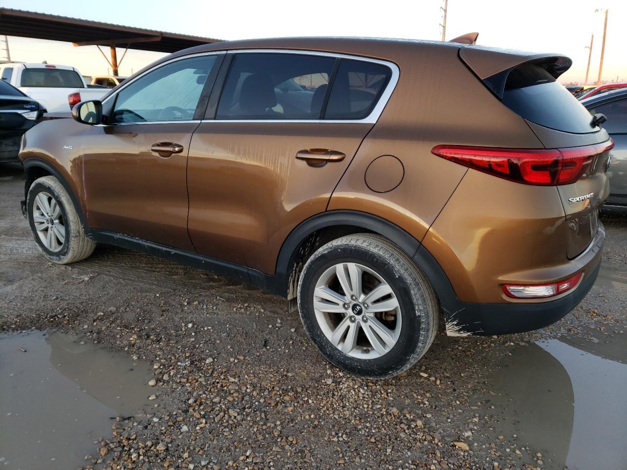 2017 KIA SPORTAGE L - Image 2