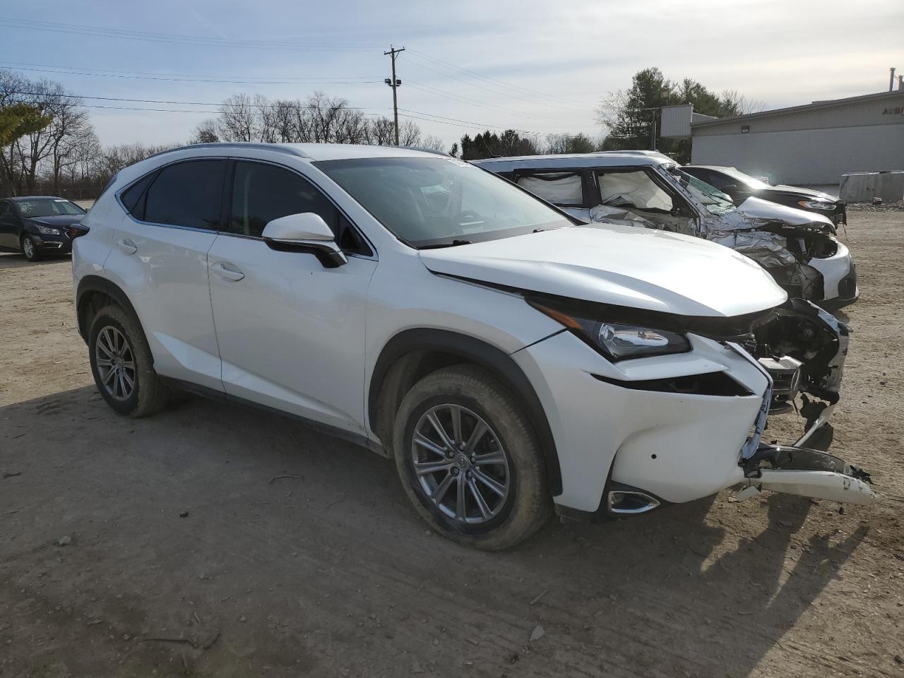 2017 LEXUS NX 200T BA - Фото 4