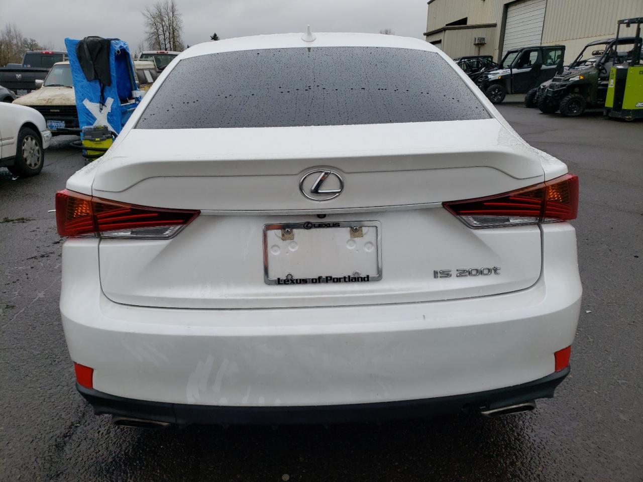 2017 LEXUS IS 200T - Image 6