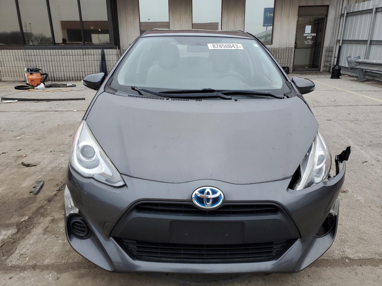 2015 TOYOTA PRIUS C - Image 5
