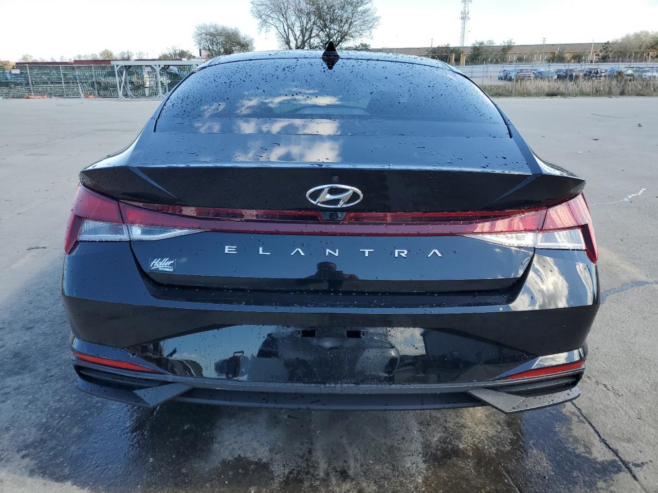 2022 HYUNDAI ELANTRA SE - Image 6