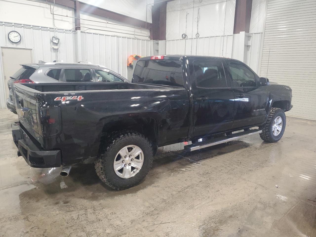 2017 CHEVROLET SILVERADO - Фото 3
