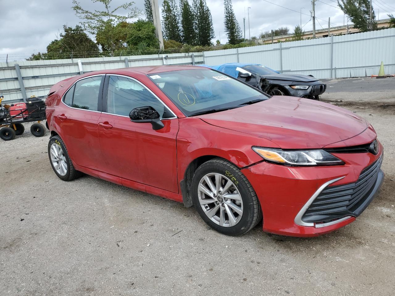 2023 TOYOTA CAMRY LE - Фото 4
