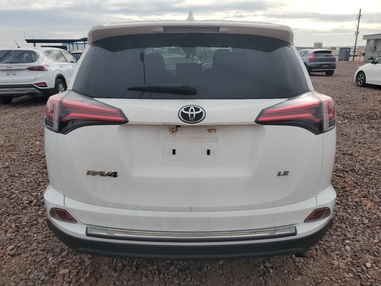 2018 TOYOTA RAV4 LE - Фото 6