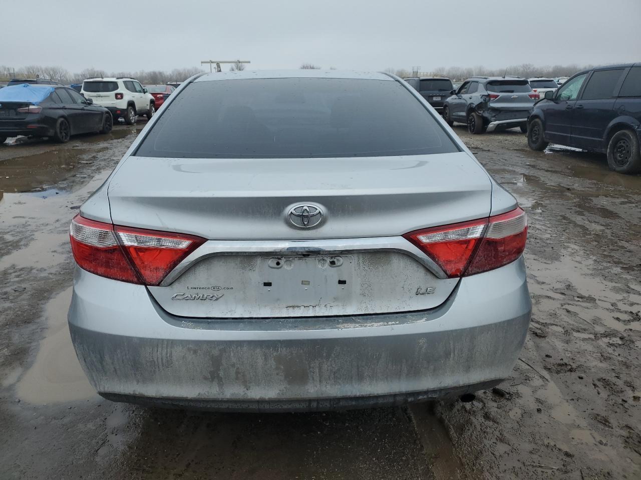 2016 TOYOTA CAMRY LE - Фото 6