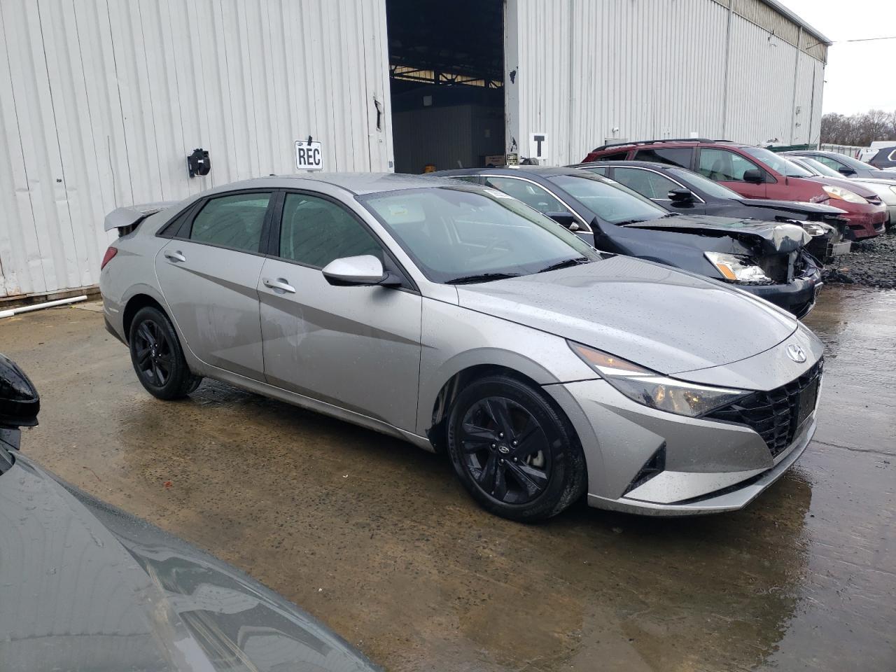 2022 HYUNDAI ELANTRA SE - Фото 4