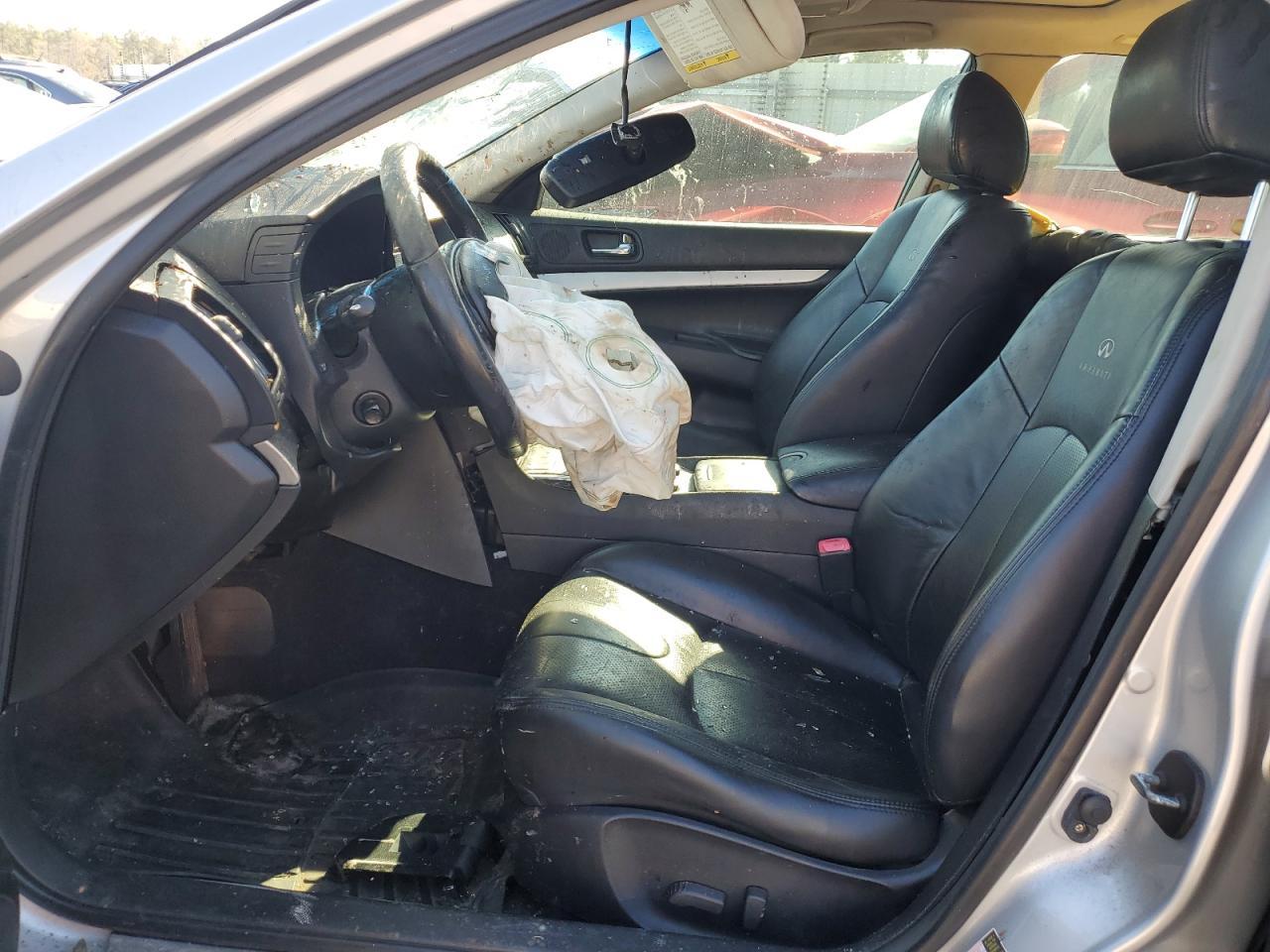 2011 INFINITI G37 BASE - Image 7