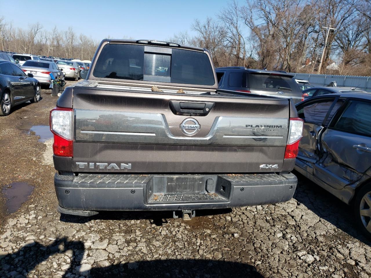 2018 NISSAN TITAN SV - Фото 6