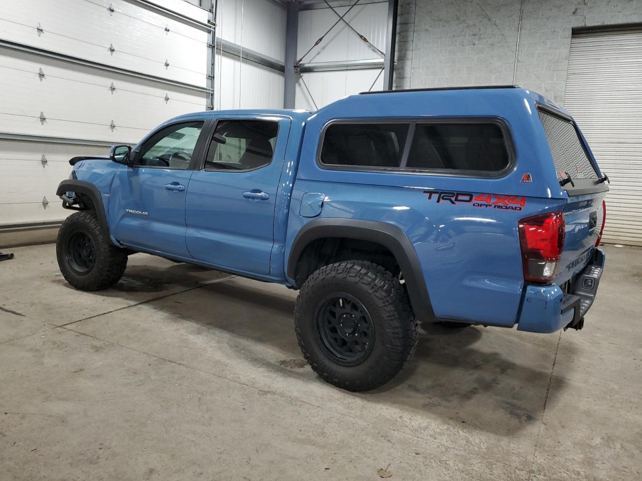 2019 TOYOTA TACOMA DOU - Фото 2