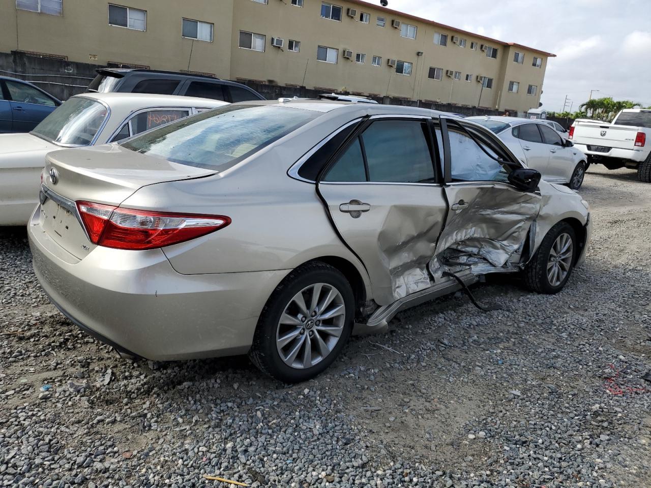 2017 TOYOTA CAMRY LE - Image 3