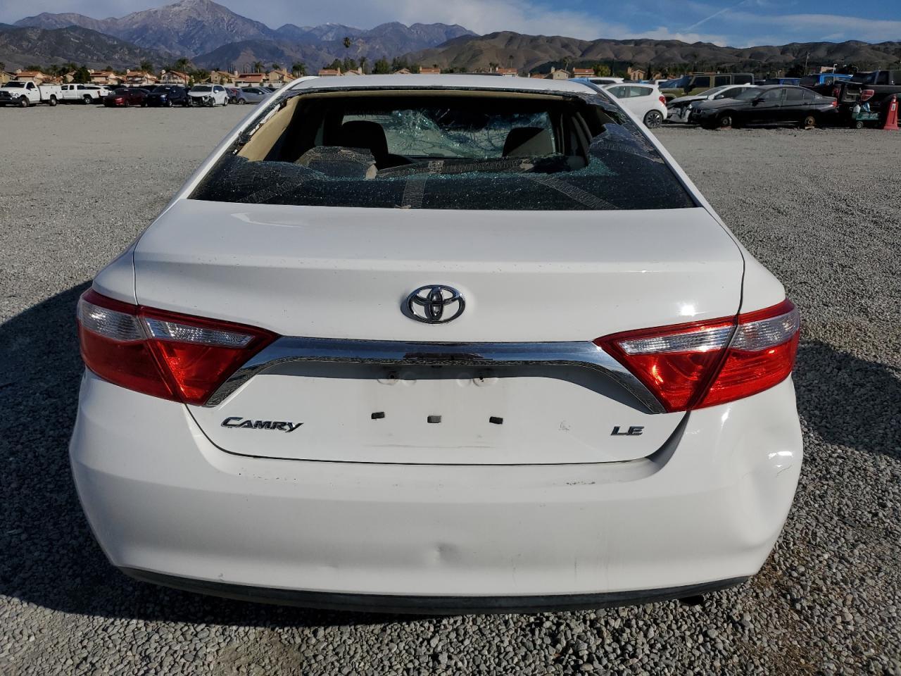 2016 TOYOTA CAMRY LE - Фото 6