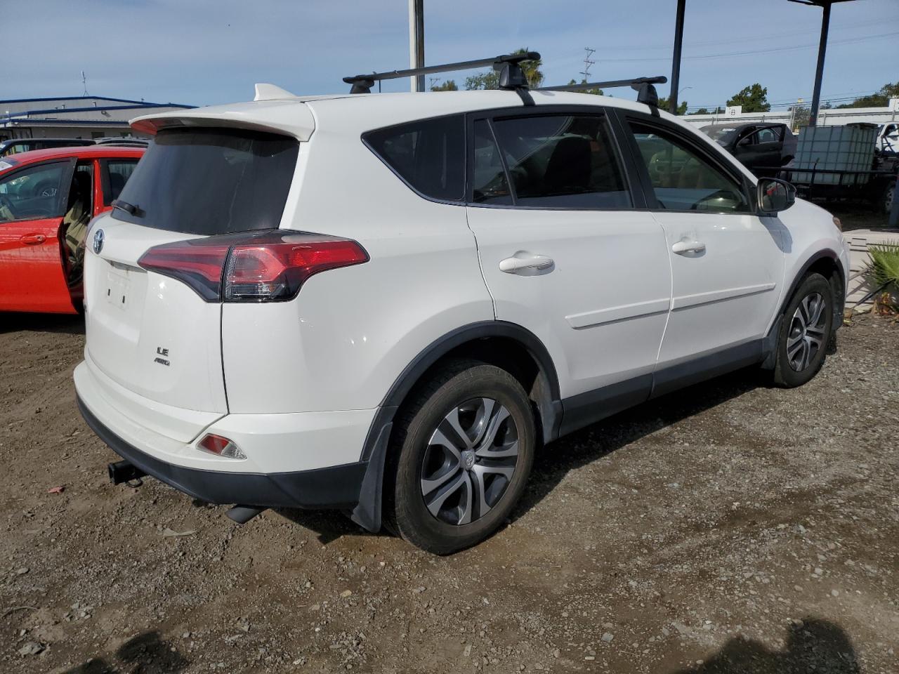 2018 TOYOTA RAV4 LE - Image 3