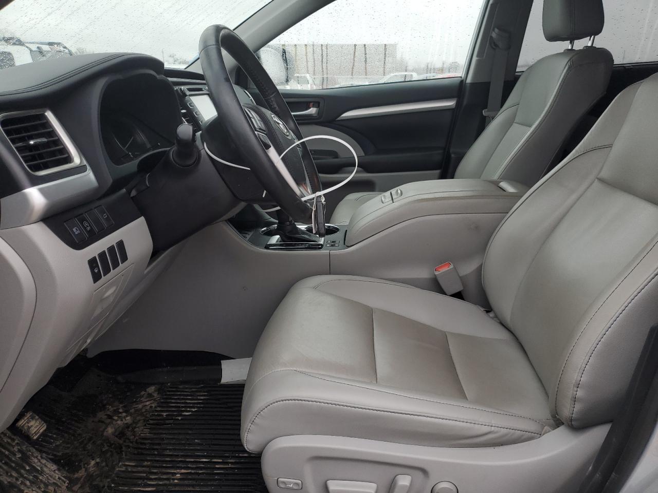 2019 TOYOTA HIGHLANDER - Image 7