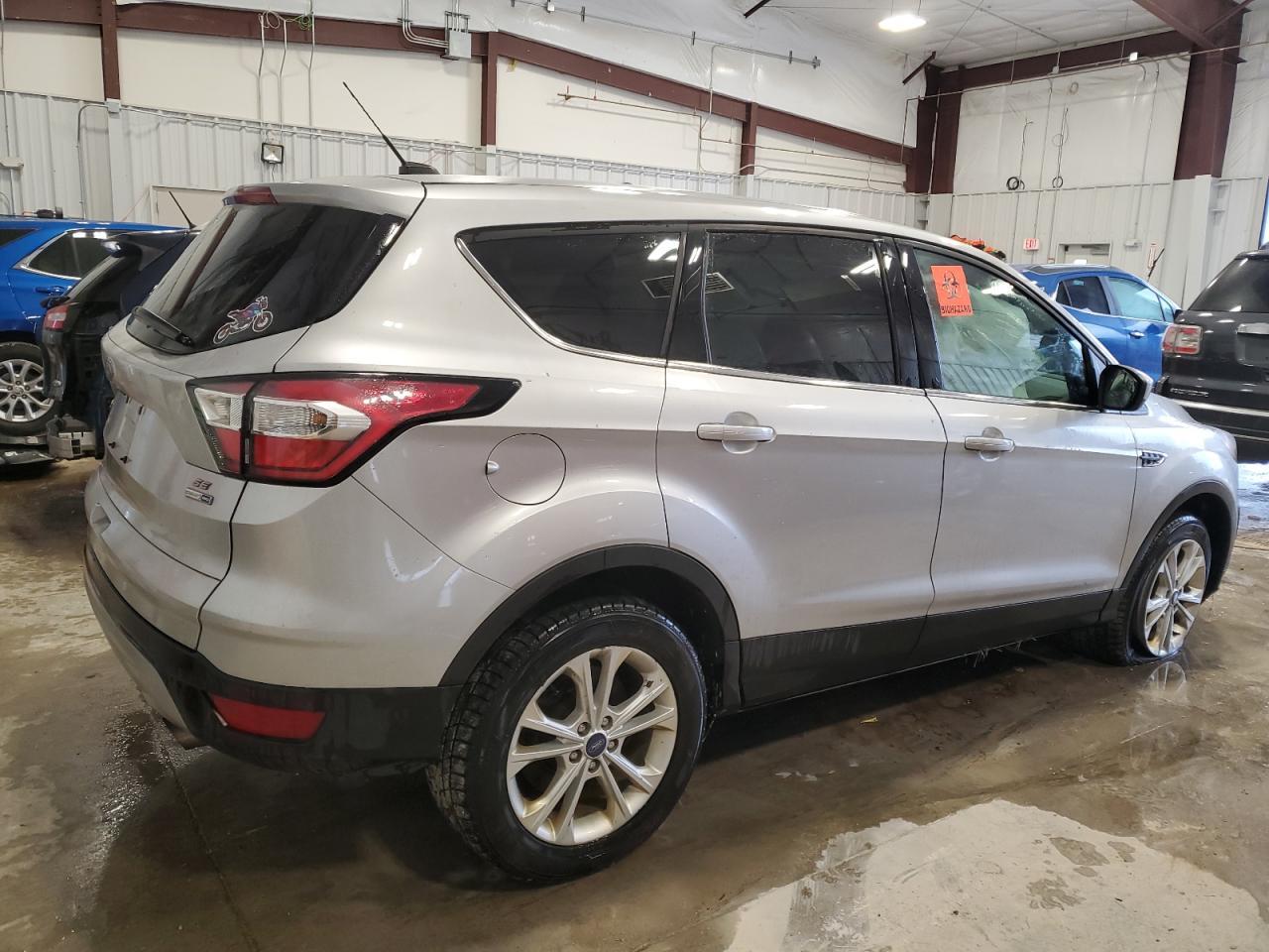 2017 FORD ESCAPE SE - Фото 3