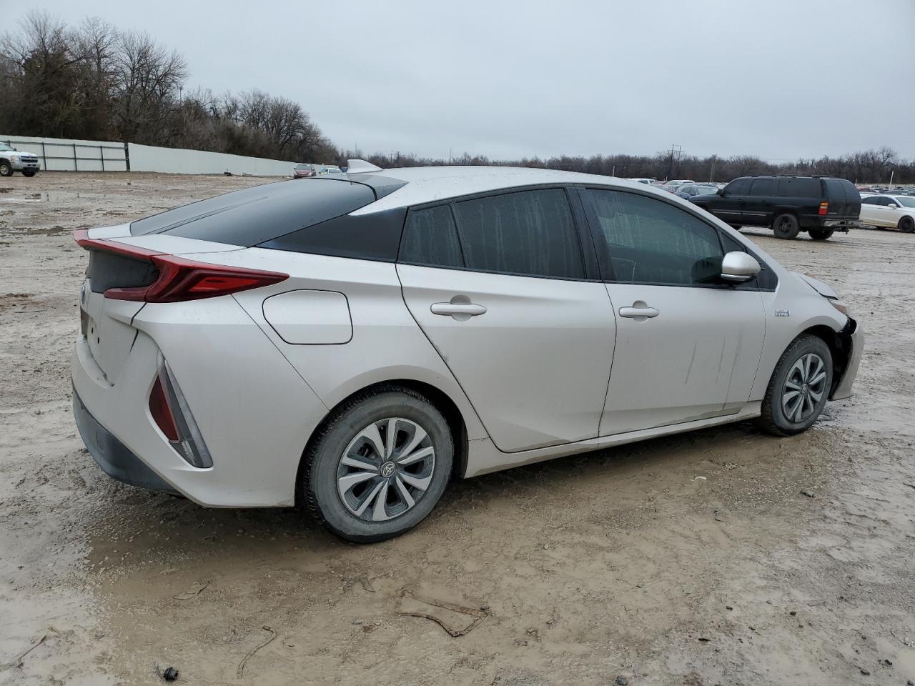 2018 TOYOTA PRIUS PRIM - Image 3