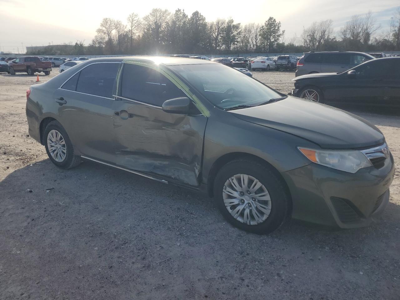 2014 TOYOTA CAMRY L - Image 4