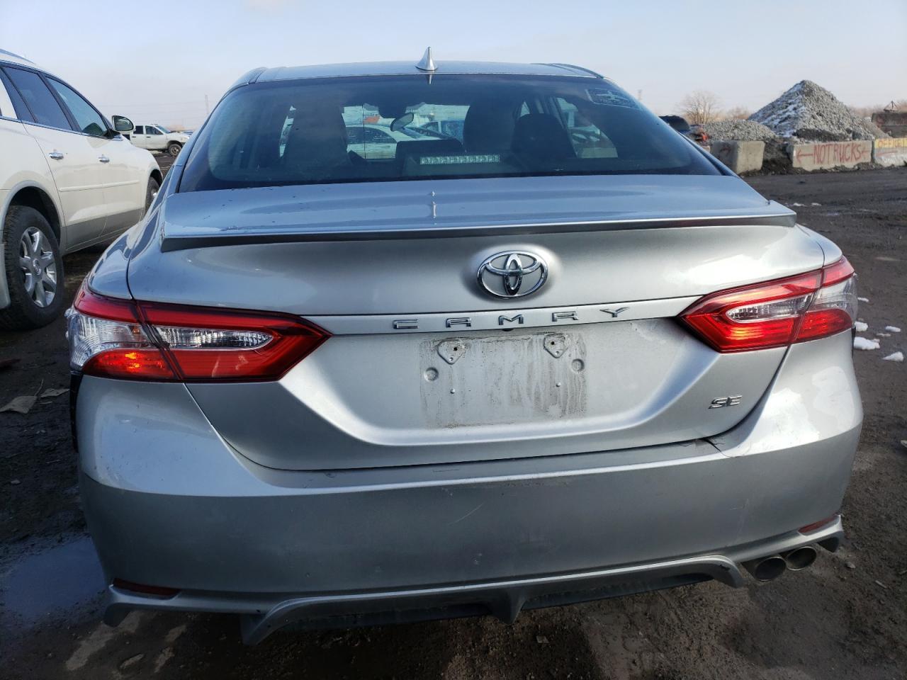 2020 TOYOTA CAMRY SE - Фото 6