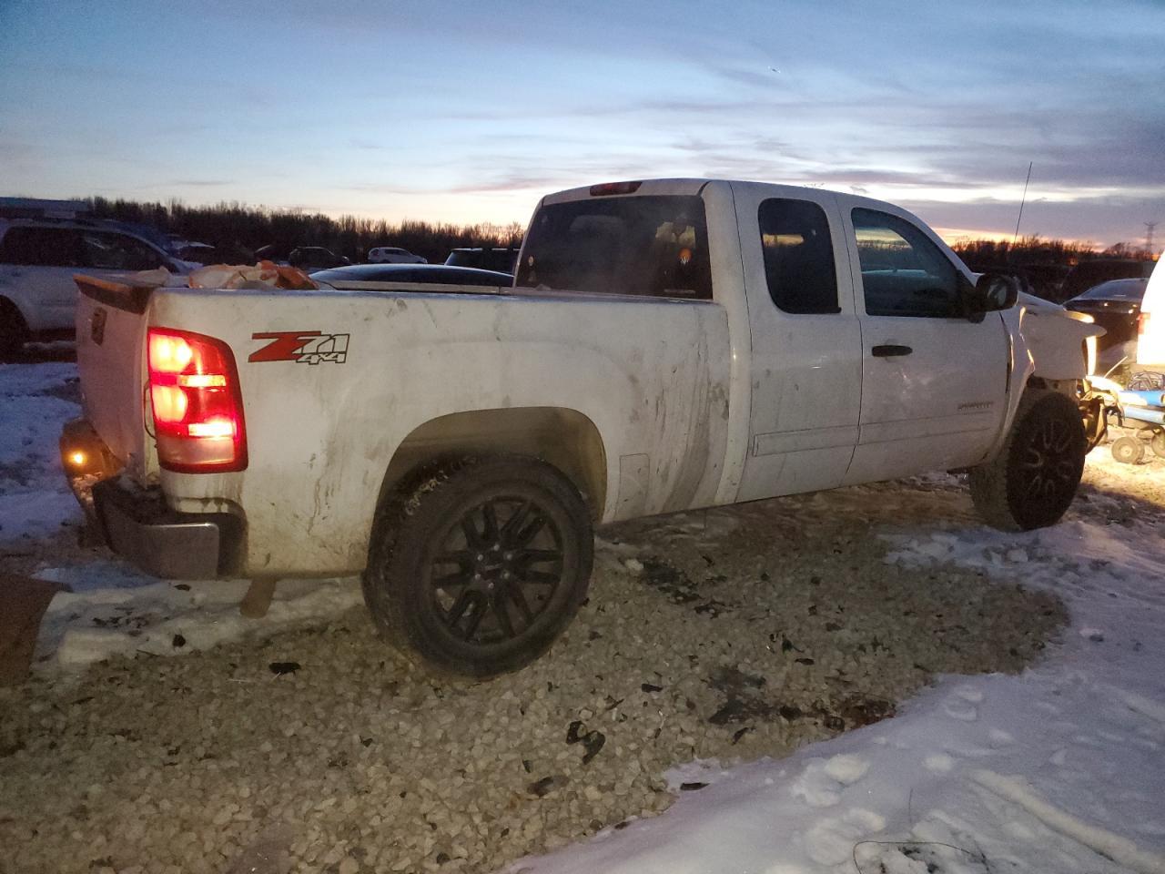 2011 GMC SIERRA K15 - Фото 3