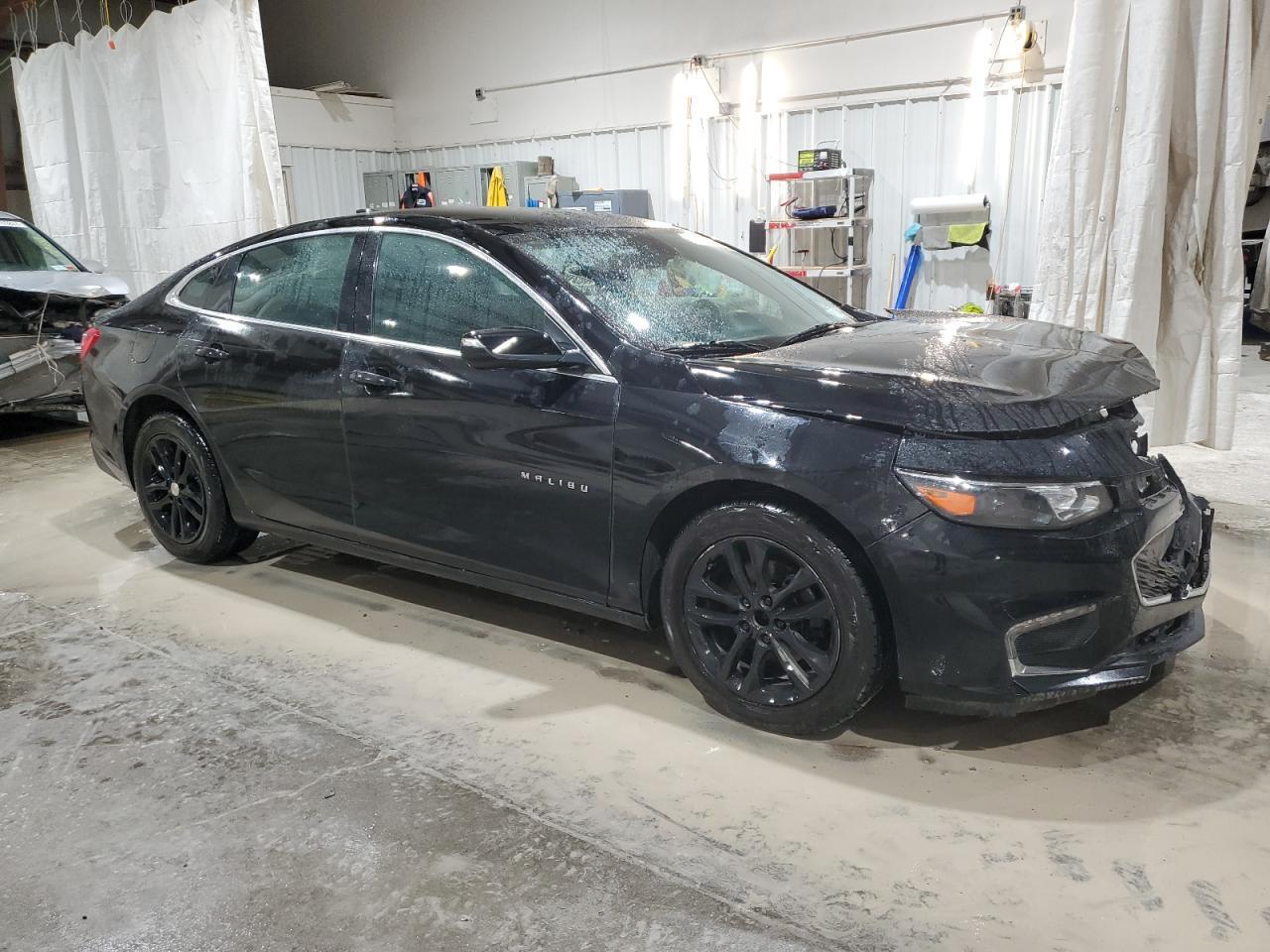 2017 CHEVROLET MALIBU LT - Image 4