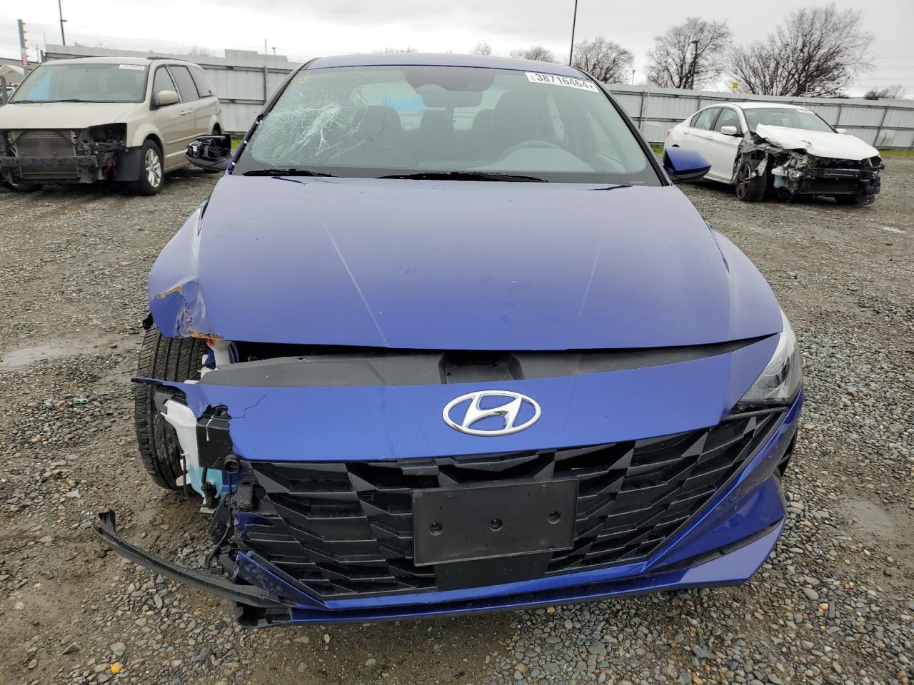 2023 HYUNDAI ELANTRA SE - Image 5