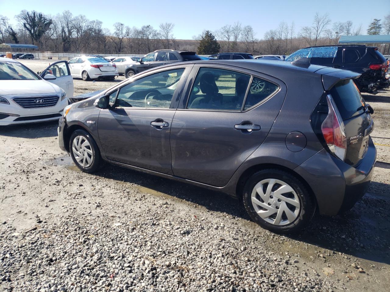 2015 TOYOTA PRIUS C - Image 2