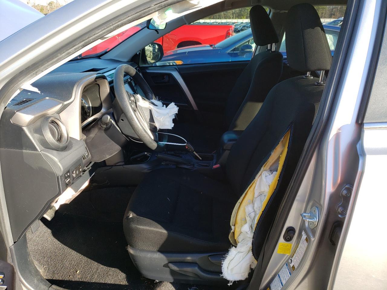 2018 TOYOTA RAV4 LE - Фото 7