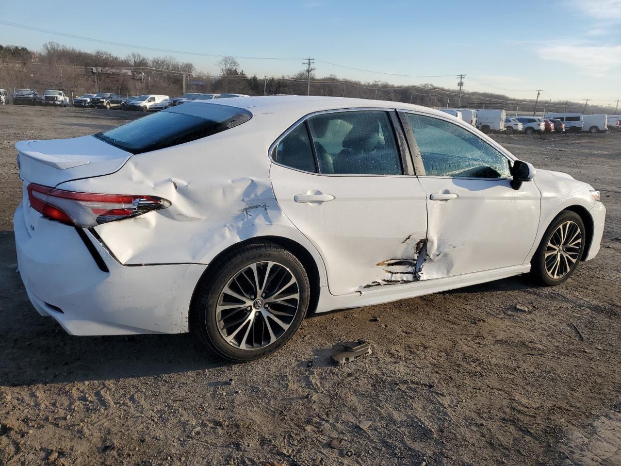 2018 TOYOTA CAMRY L - Image 3