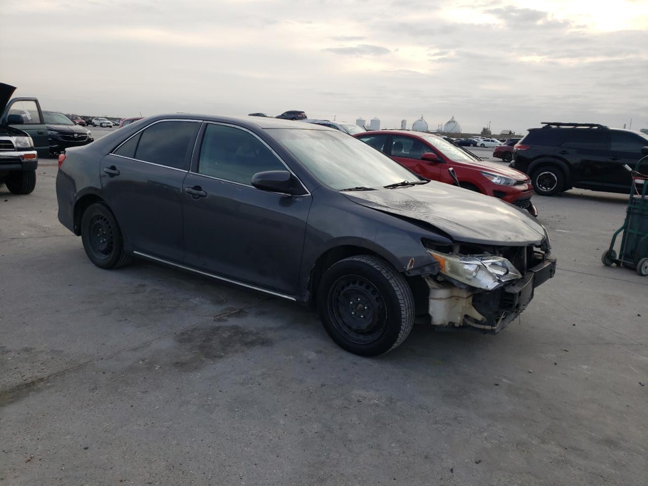 2014 TOYOTA CAMRY L - Фото 4