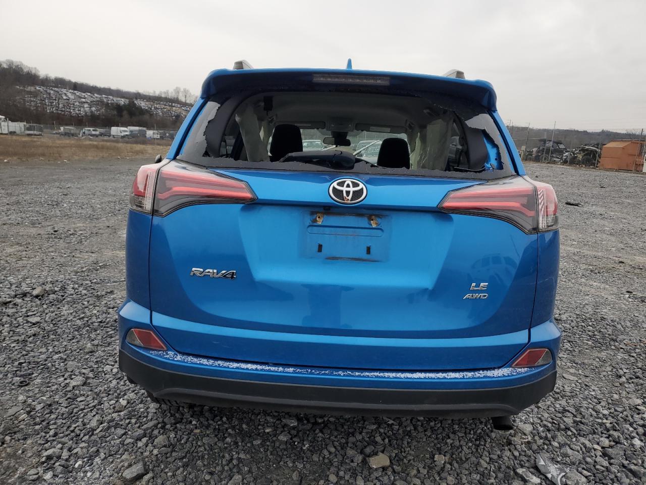 2018 TOYOTA RAV4 LE - Image 6