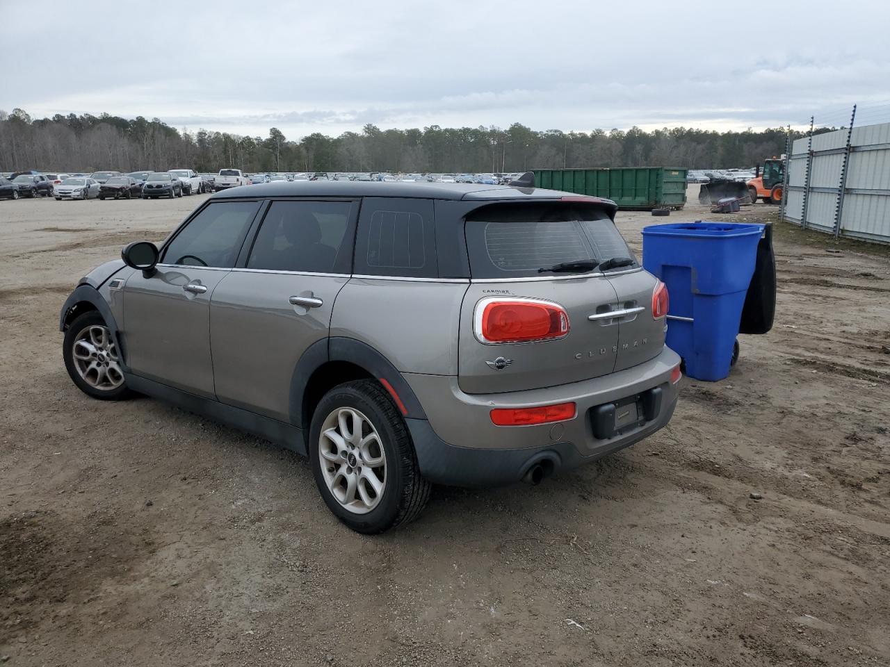2017 MINI COOPER CLU - Image 2