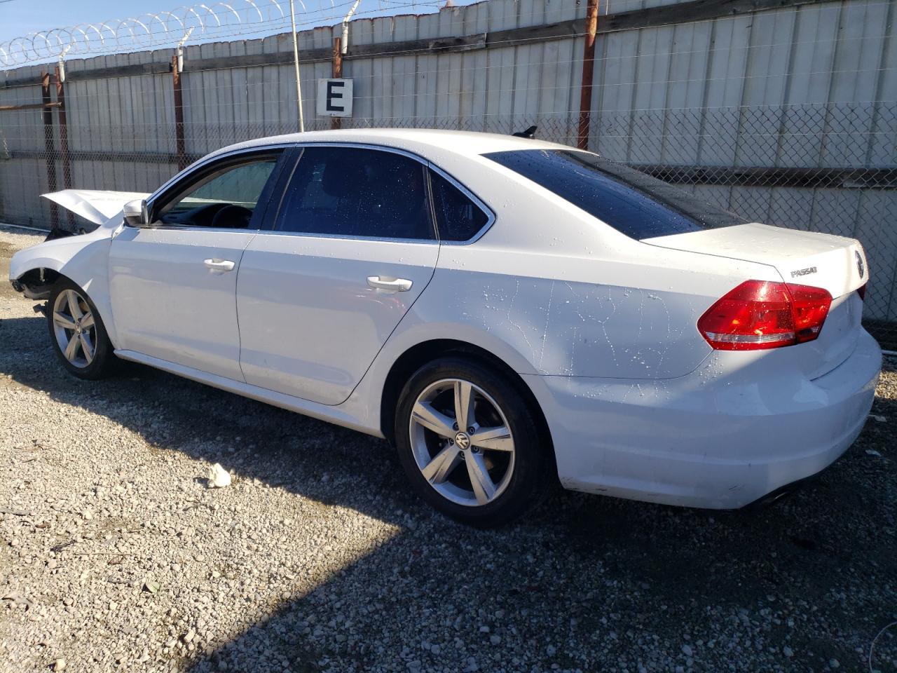 2014 VOLKSWAGEN PASSAT SE - Фото 2