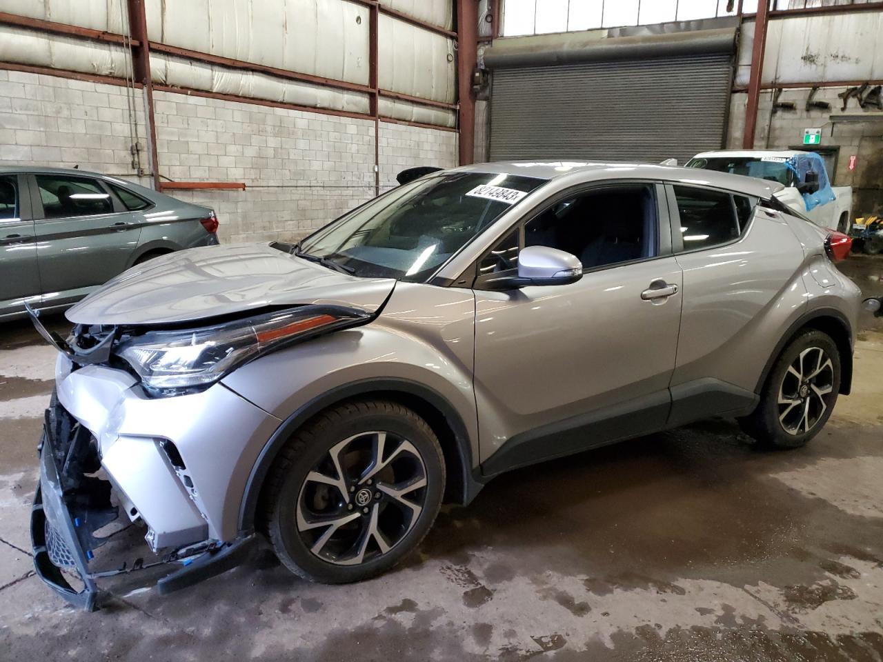 2020 TOYOTA C-HR XLE car image