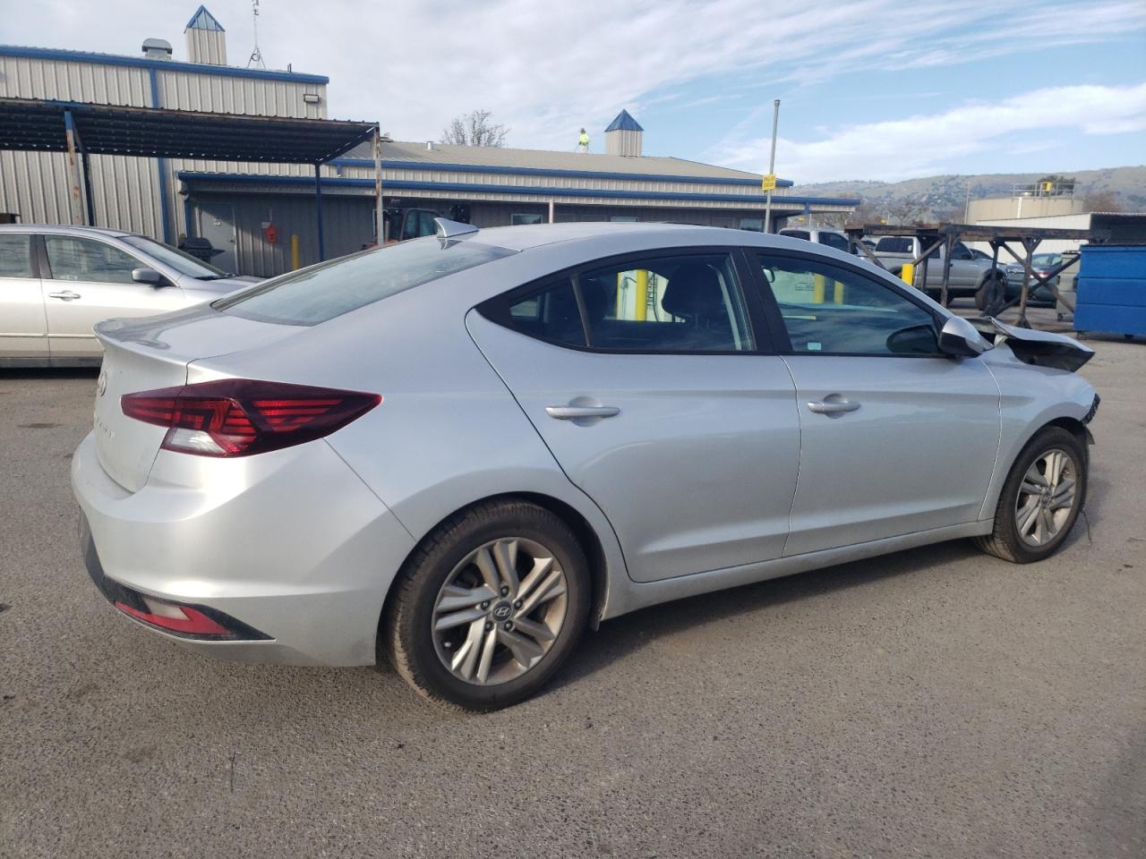 2019 HYUNDAI ELANTRA SE - Фото 3