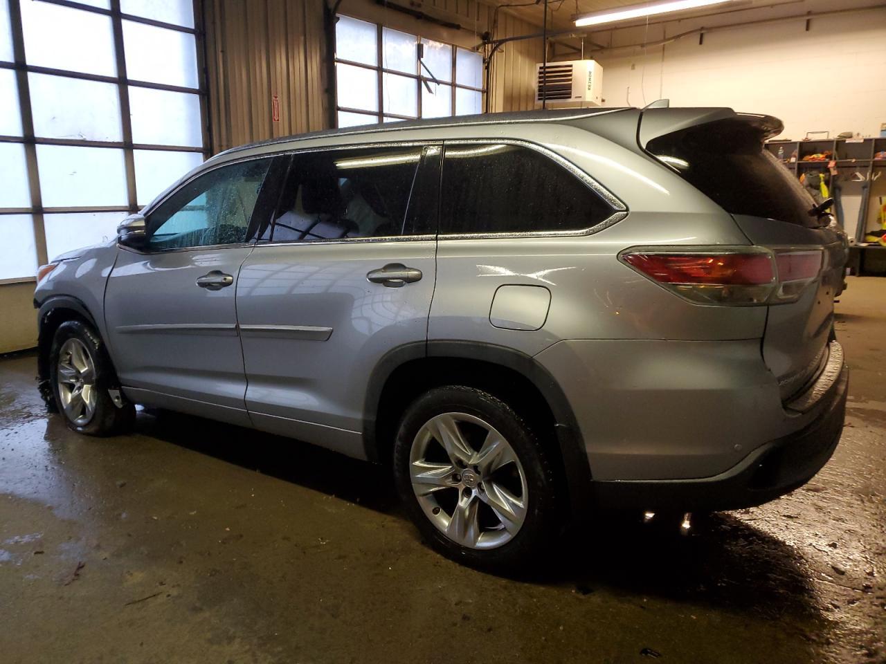 2015 TOYOTA HIGHLANDER - Фото 2
