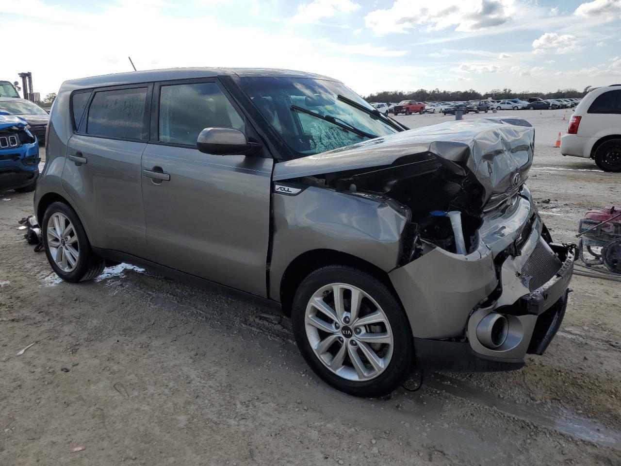 2017 KIA SOUL + - Фото 4