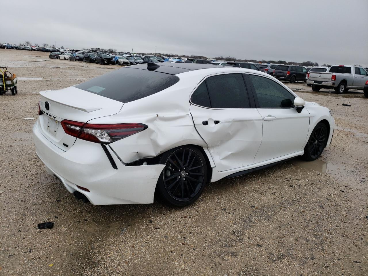2021 TOYOTA CAMRY XSE - Фото 3