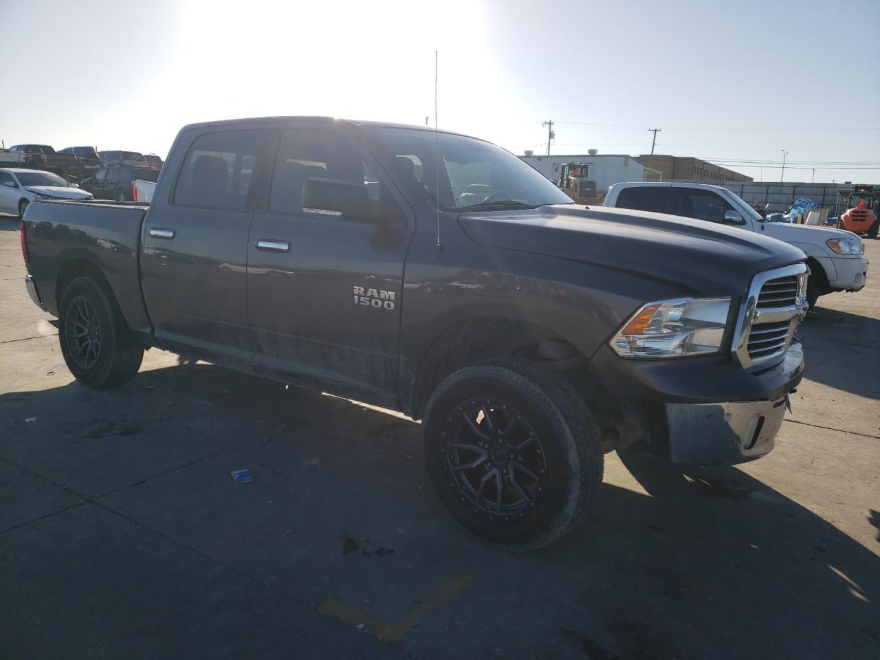 2017 RAM 1500 SLT - Image 4