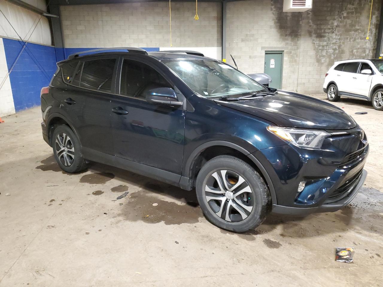 2018 TOYOTA RAV4 LE - Image 4