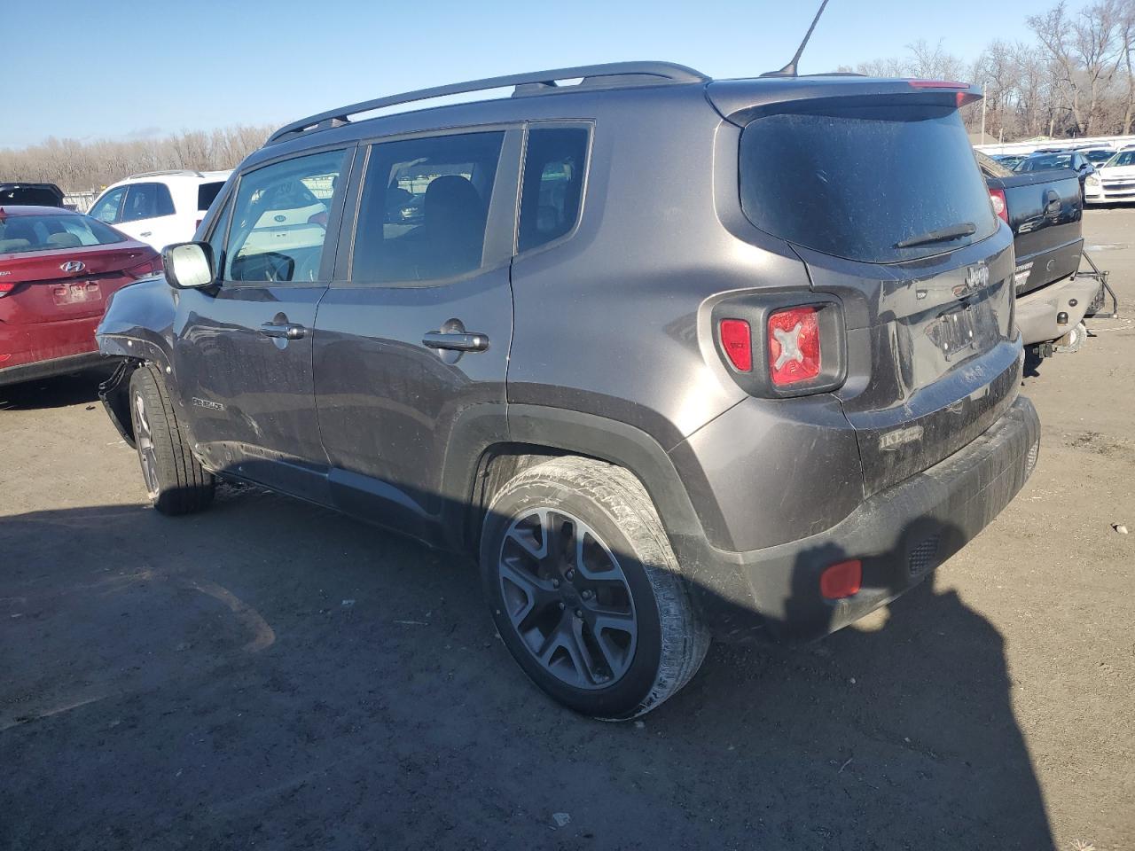 2017 JEEP RENEGADE L - Image 2